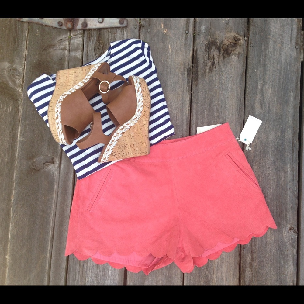 NWT, Forever 21 suede scalloped shorts.